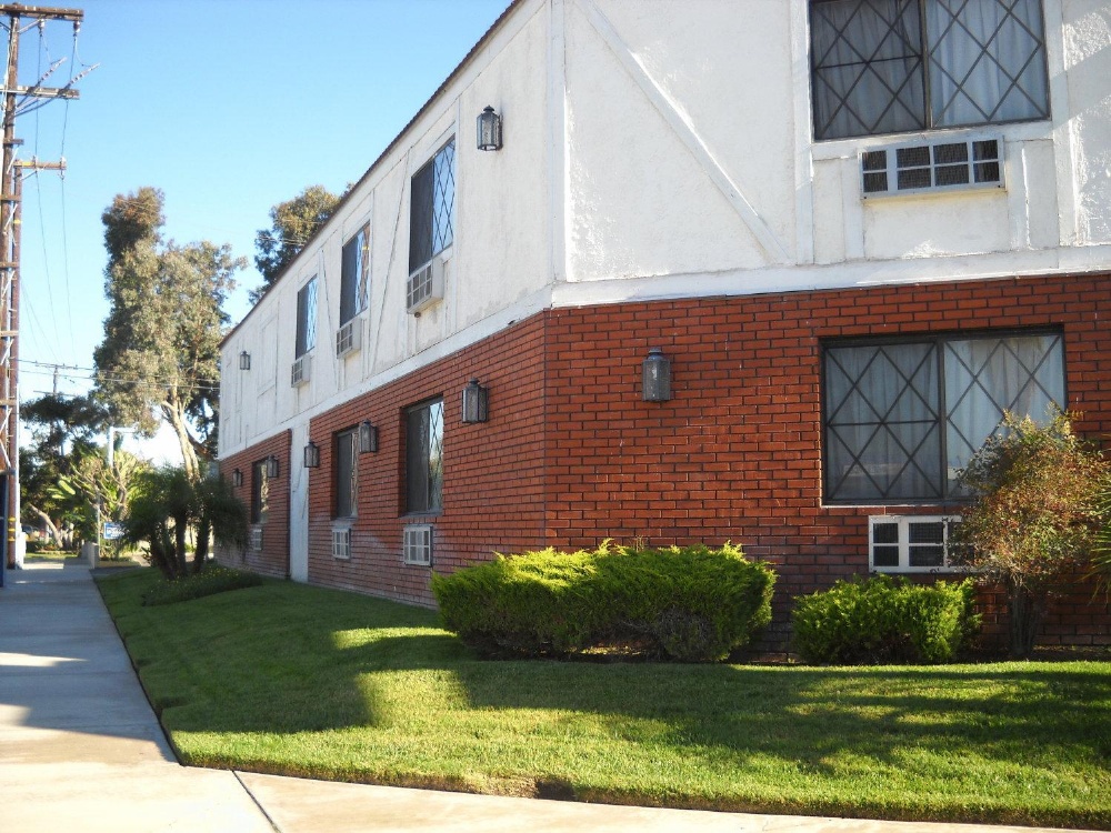 Palms Courtyard Inn