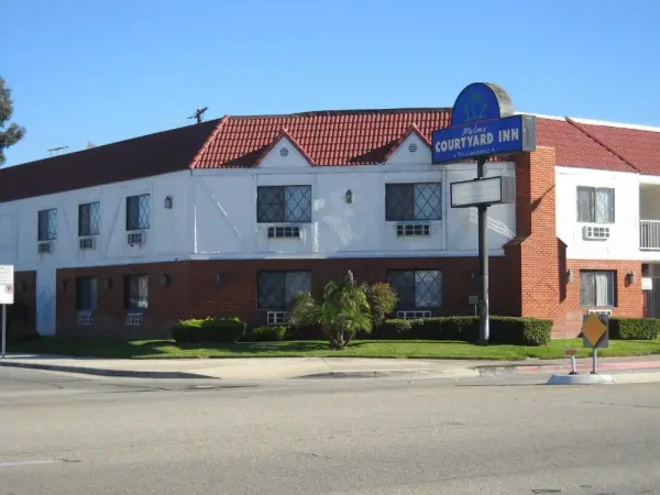 Palms Courtyard Inn Main image